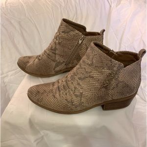 Baretraps Snakeskin booties Size 9 Used Excellent Condition